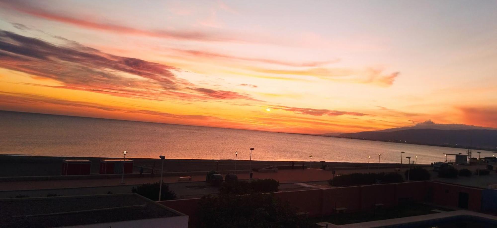 Primera Linea, Magnificas Vistas Al Mar Y A La Playa เรตามาร์ ภายนอก รูปภาพ
